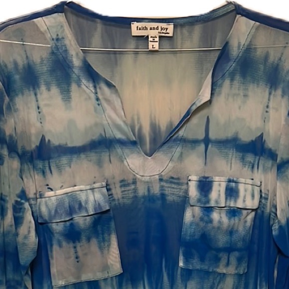 Faith & Joy, Tie Dye, Roll Tab Sleeves, Chest Pockets, V-Neckline Top, Large - Picture 5 of 6